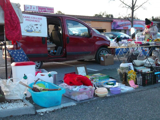 Brocante dimanche rocbaron